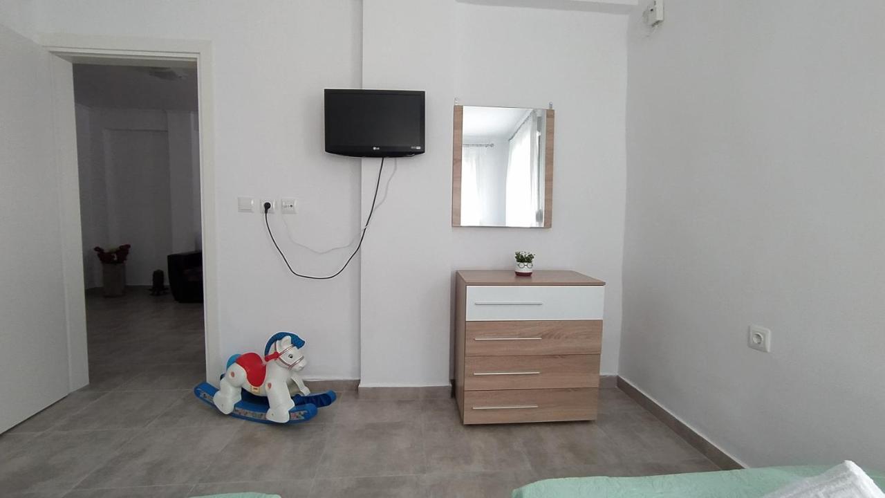 Appartamento Cozy Ground Floor House Agía Triáda Esterno foto